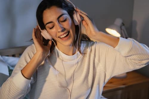Using Uplifting Music to Boost Mood and Reduce Anxiety
