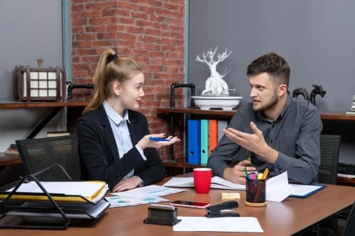 A Balancing Act: Weighing the Pros and Cons of Virtual Coworking