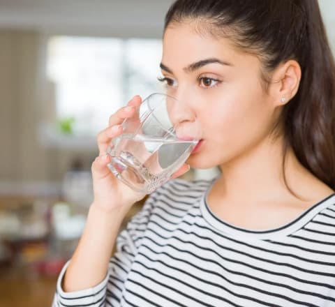 female adhd sufferer taking a break from focusing